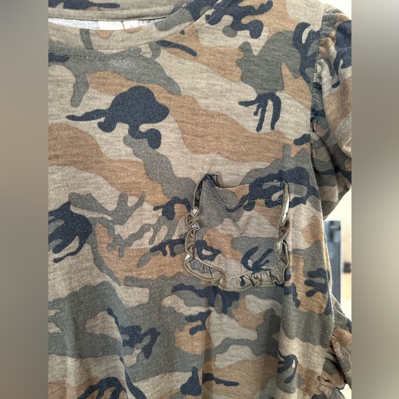 Shop Talulah Flutter Sleeve Camo Tee - Picture 3 of 4